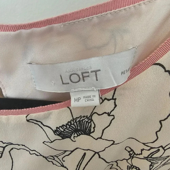 Ann Taylor LOFT Cream Peach‎ Black Floral Dress Size MP - Picture 3 of 8